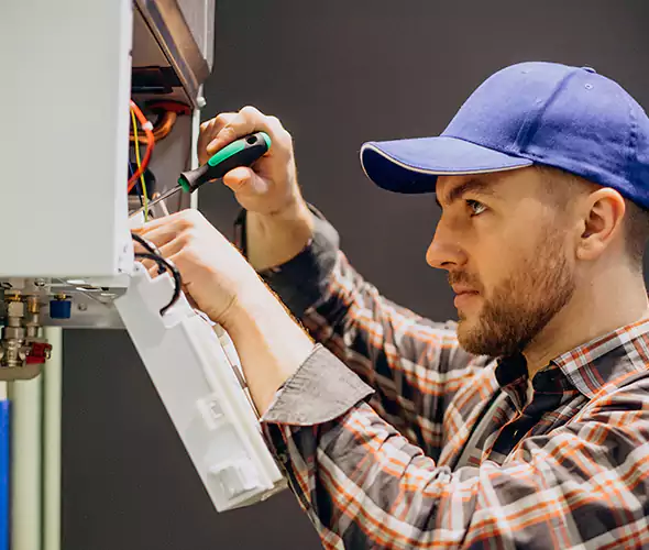Expert Plumber for Tankless Water Heater Maintenance in Wantagh, NY: Schedule Professional Maintenance Services with Us